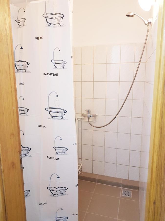 Sleep Inn Hostel ブカレスト エクステリア 写真