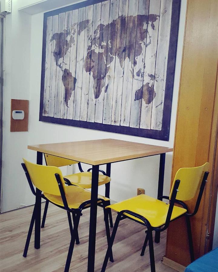 Sleep Inn Hostel ブカレスト エクステリア 写真