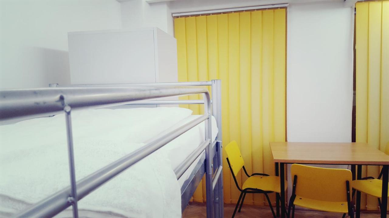 Sleep Inn Hostel ブカレスト エクステリア 写真