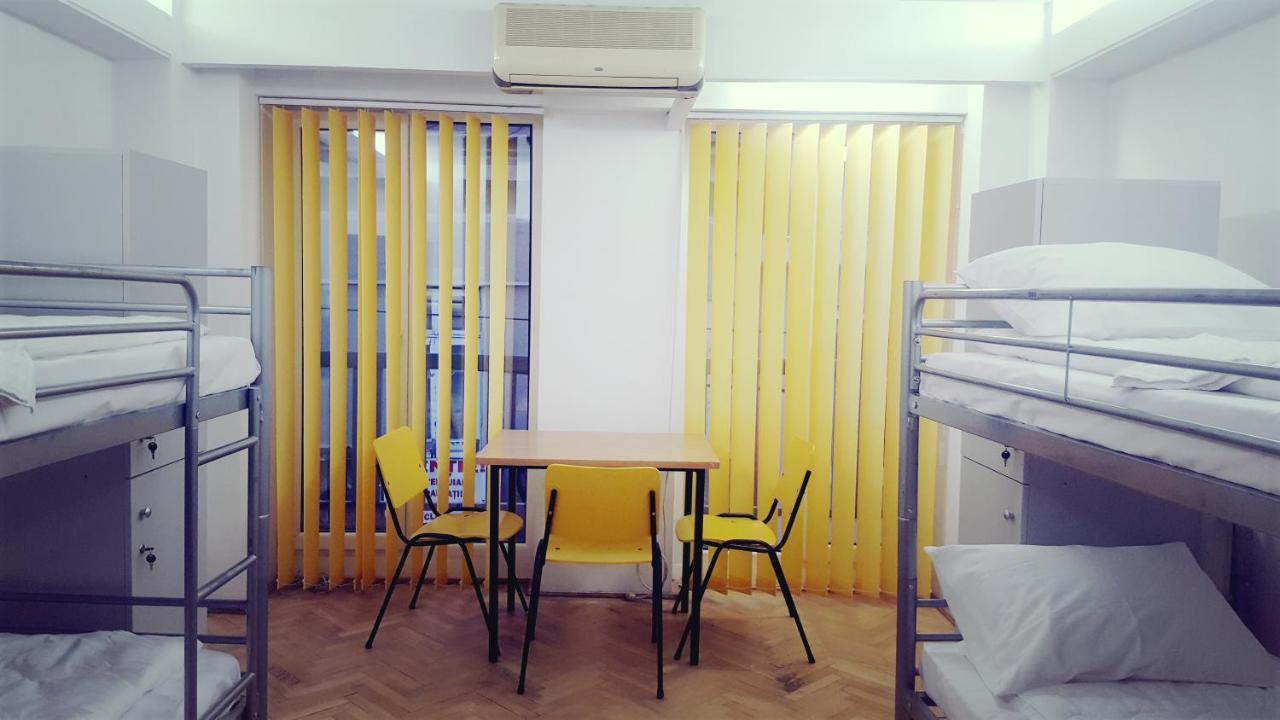 Sleep Inn Hostel ブカレスト エクステリア 写真