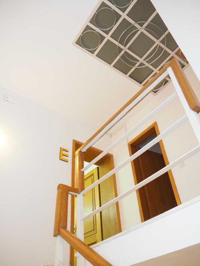 Sleep Inn Hostel ブカレスト エクステリア 写真