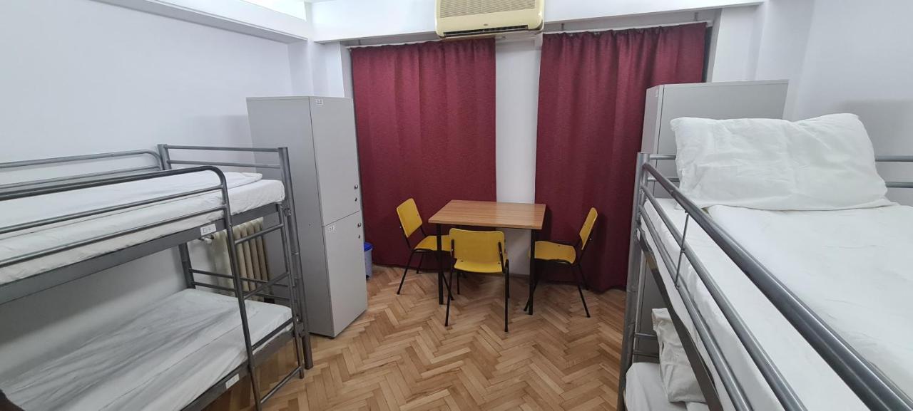 Sleep Inn Hostel ブカレスト エクステリア 写真