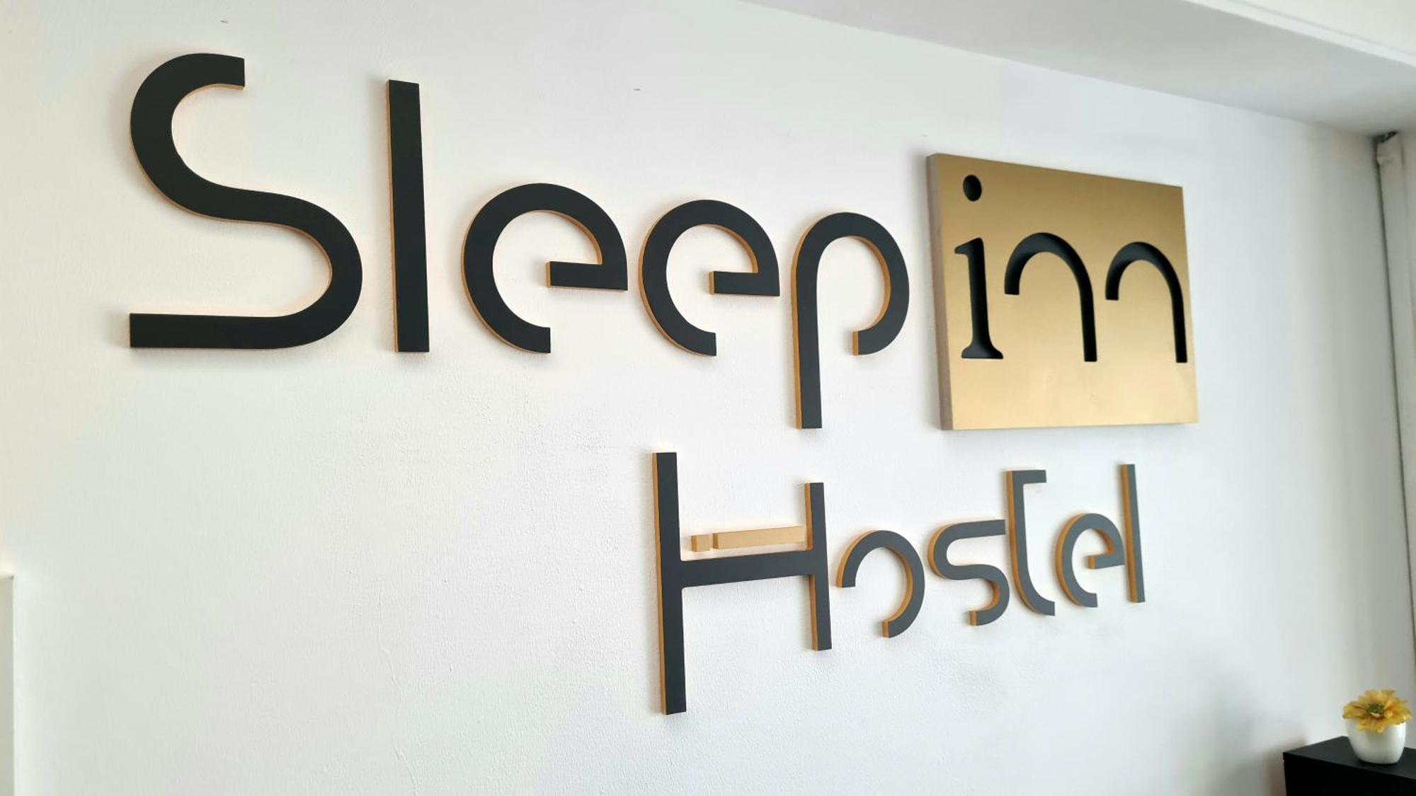 Sleep Inn Hostel ブカレスト エクステリア 写真
